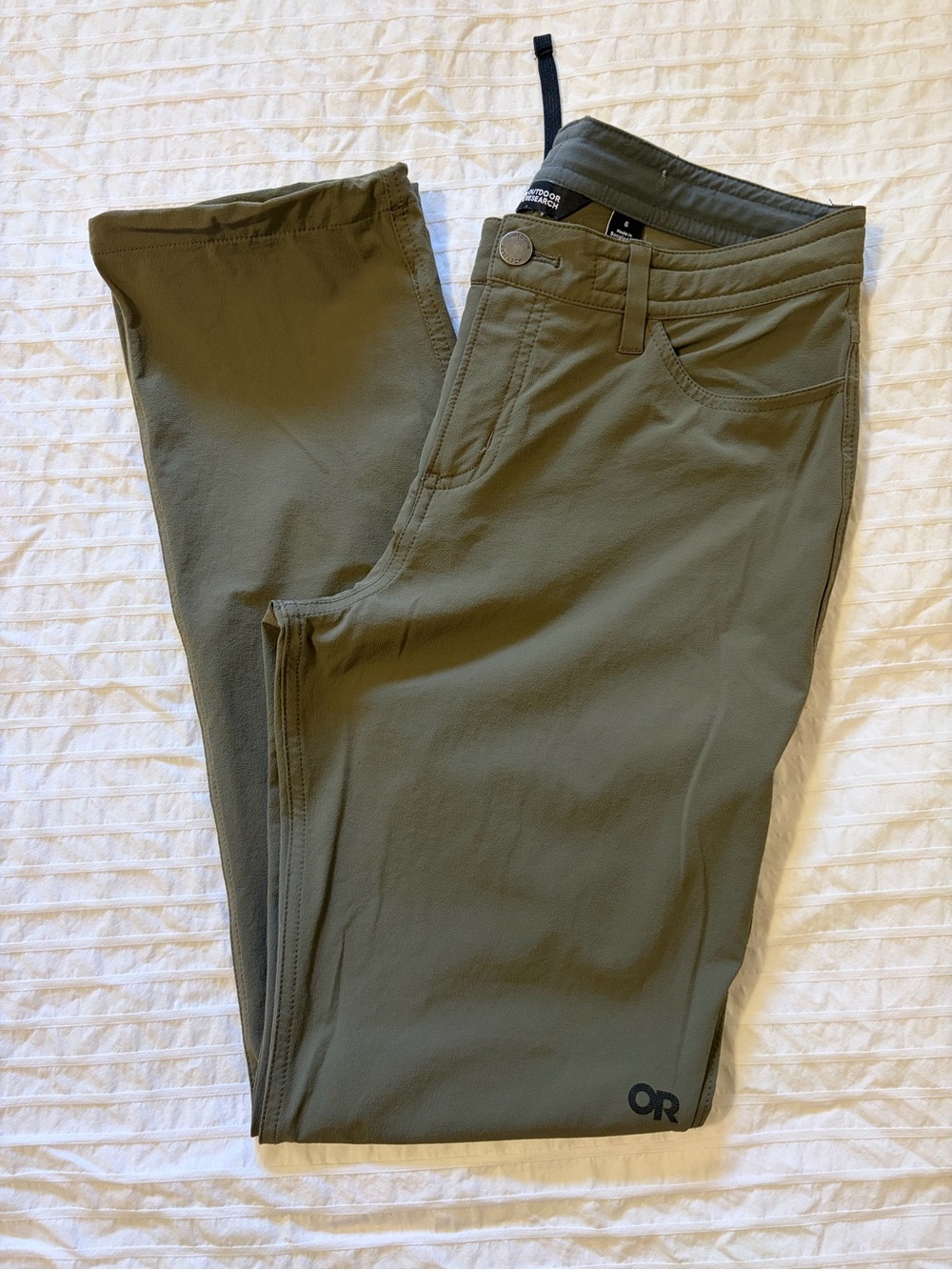 OUTDOOR RESEARCH - olive, women’s size 6 Ferrosi Pants